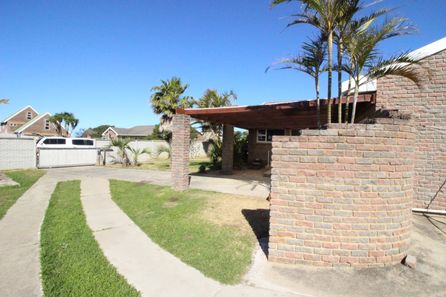 To Let 3 Bedroom Property for Rent in Kidds Beach Eastern Cape